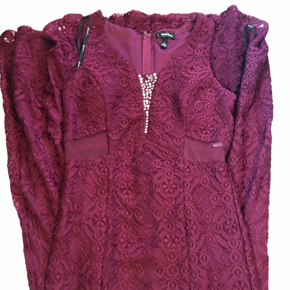 Prom dress worn once - Picture 1 of 3